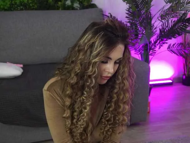 Offline AmiraRoshen on BongaCams