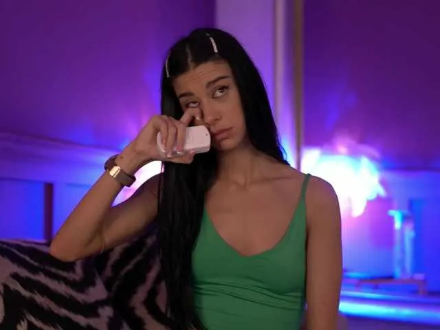 Offline ArinaRhodes on BongaCams