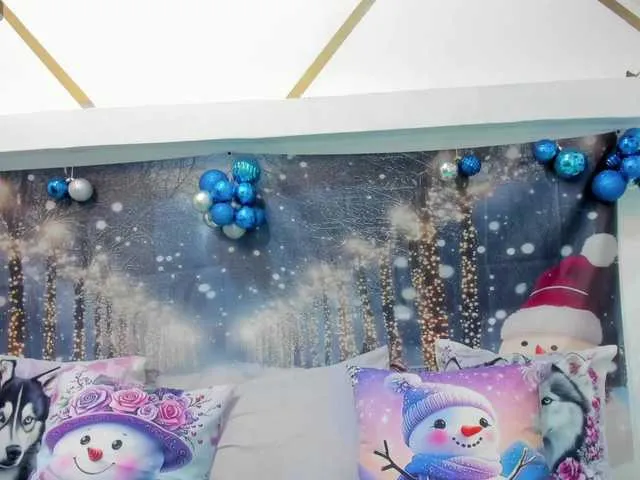 Offline charlotte-111 on BongaCams