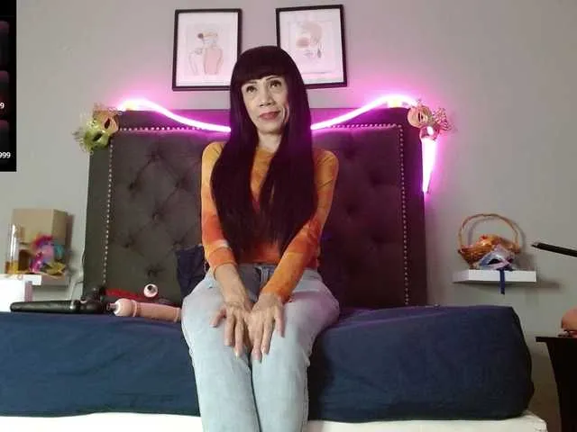 Offline CharlotteLemke on BongaCams