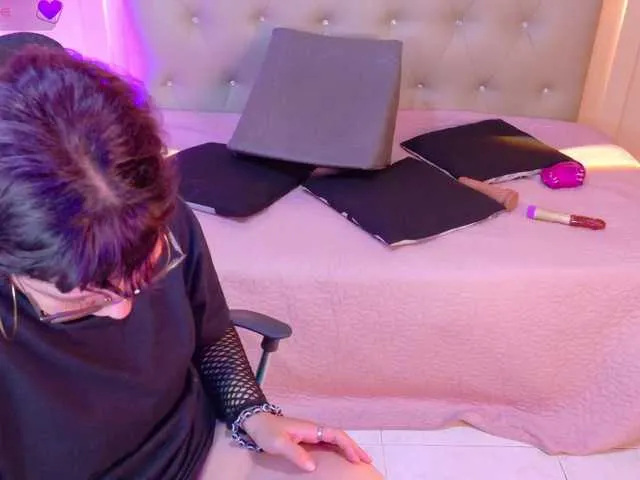 Offline chloe-rosse on BongaCams