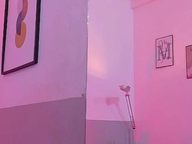 Freechat cutepetitee on BongaCams