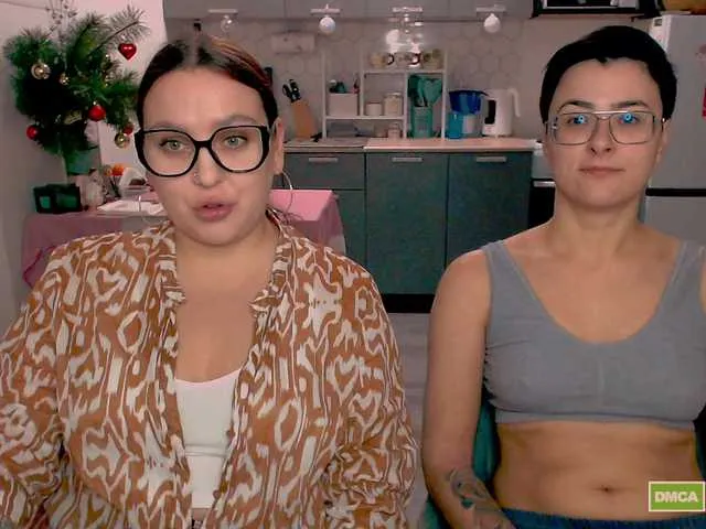 Freechat dreamteamgirls on BongaCams