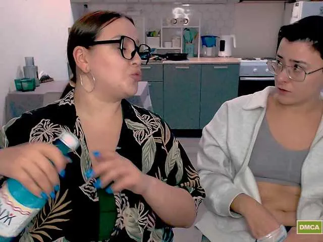 Freechat dreamteamgirls on BongaCams