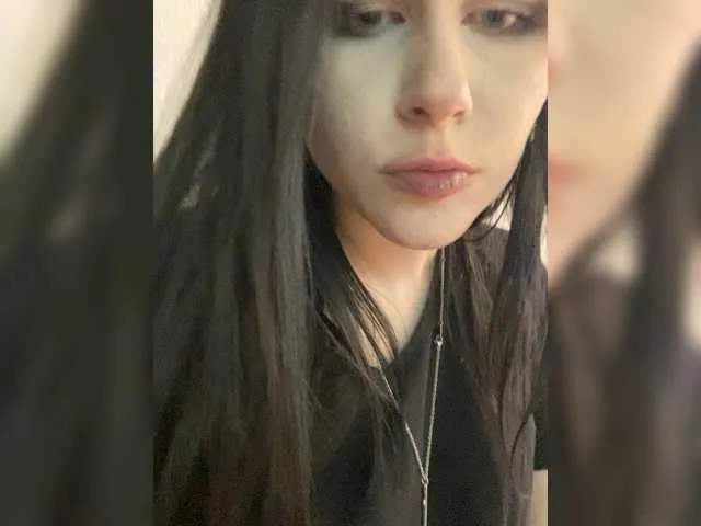 Offline emog1rl on BongaCams