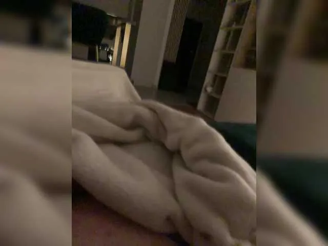 Offline HoneyKJ on BongaCams