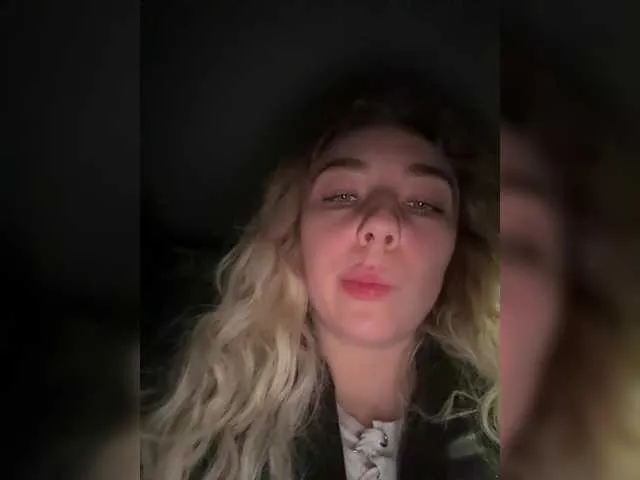 Offline Janchi- on BongaCams