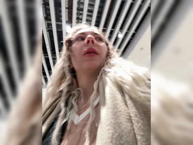 Offline Janchi- on BongaCams