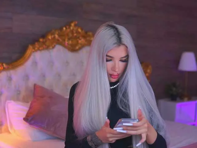 Offline JuicyJessye on BongaCams