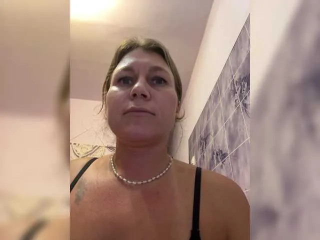 Offline MarinaFit on BongaCams