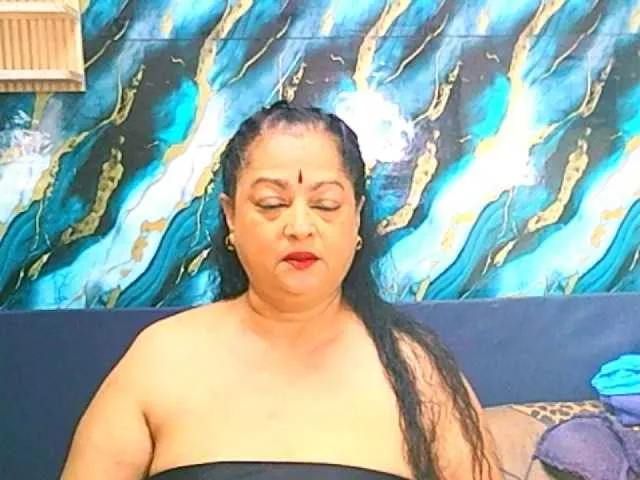 Offline matureindian on BongaCams