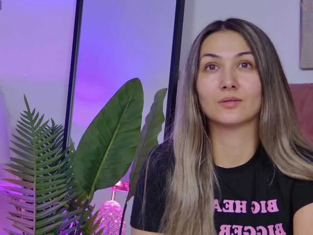 Offline NicoleLegh on BongaCams