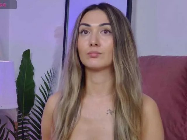 Offline NicoleLegh on BongaCams