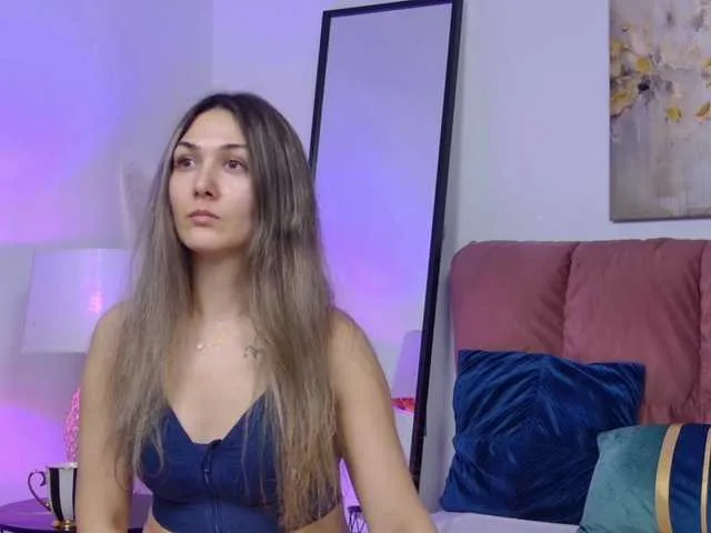 Offline NicoleLegh on BongaCams