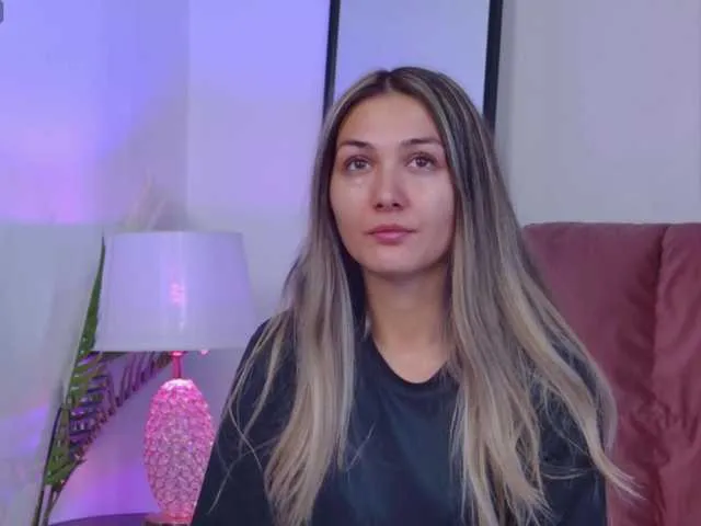 Offline NicoleLegh on BongaCams