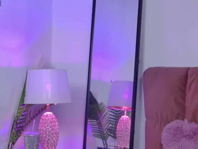 Offline NicoleLegh on BongaCams