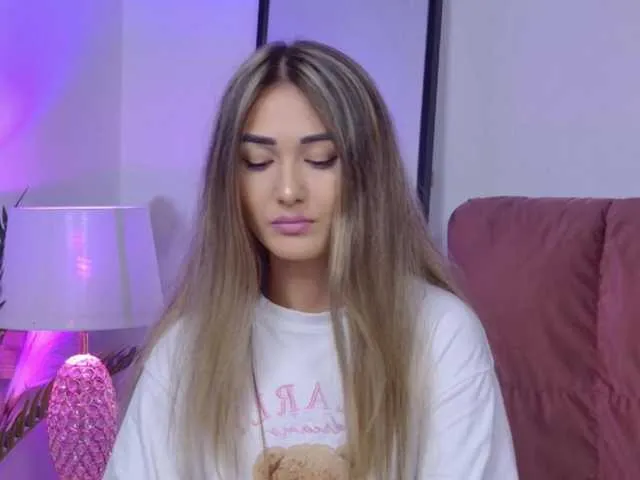 Offline NicoleLegh on BongaCams