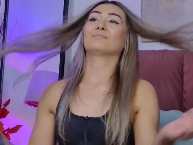 Offline NicoleLegh on BongaCams