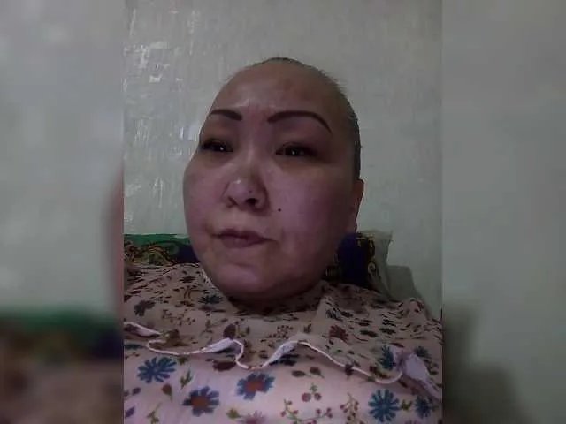 Qweentis on BongaCams 