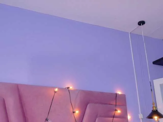 Offline slutlittlegir on BongaCams