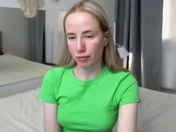 cassie_kelman — GOAL: Play with nipples [161 tokens remaining]  #anal #daddysgirl #smalltits #blonde #squirt