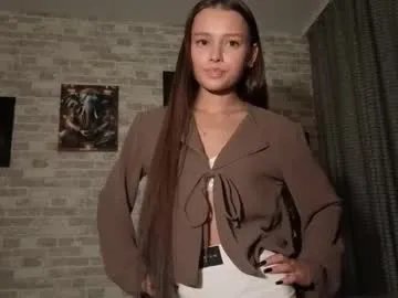 hoaarisa on Chaturbate