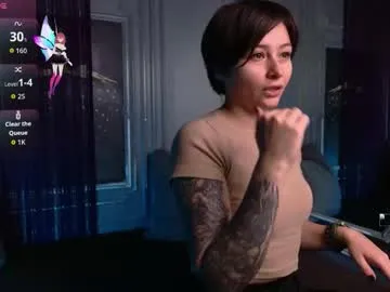 Freechat ishtardivine on Chaturbate