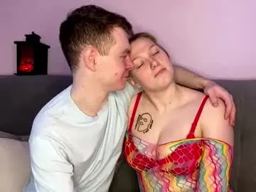 Freechat julielourens on Chaturbate