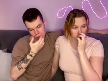 Freechat julielourens on Chaturbate