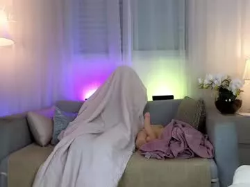 jully_lov on Chaturbate