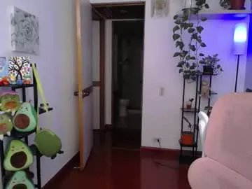 Freechat littlelaksmi on Chaturbate