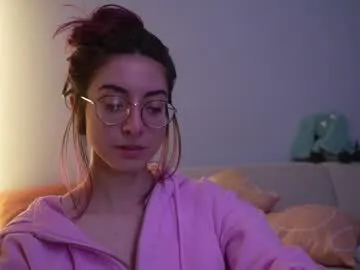 Freechat lizmreow on Chaturbate