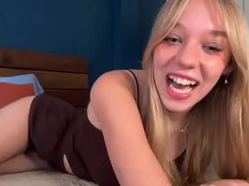 Freechat lovebelle33 on Chaturbate