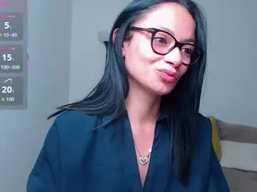 Freechat serenesophi on Chaturbate