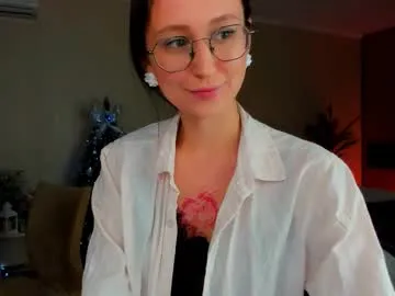 Group yourlovelystoryy on Chaturbate