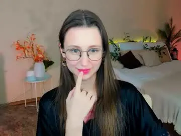 Group yourlovelystoryy on Chaturbate