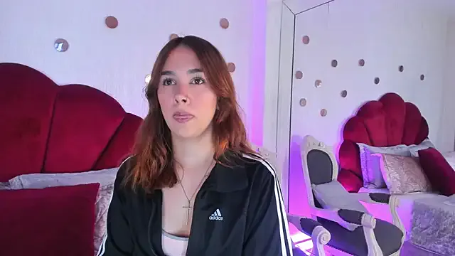 Freechat AdeleAndersonn on StripChat