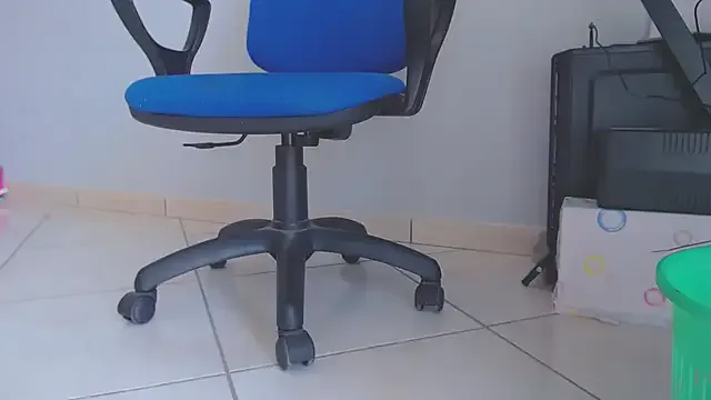 Freechat angeldevil193 on StripChat