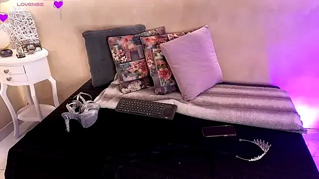 BellaRooux on StripChat 