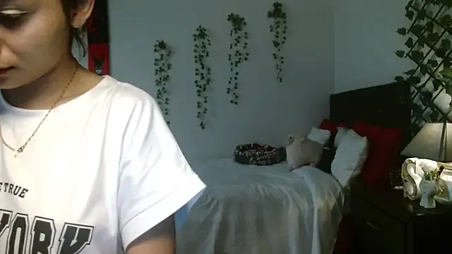 Dama_Scarlata18 on StripChat