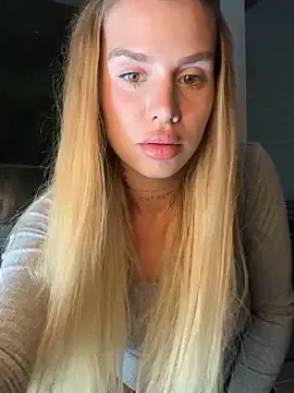 Private EmiliaCatalina on StripChat