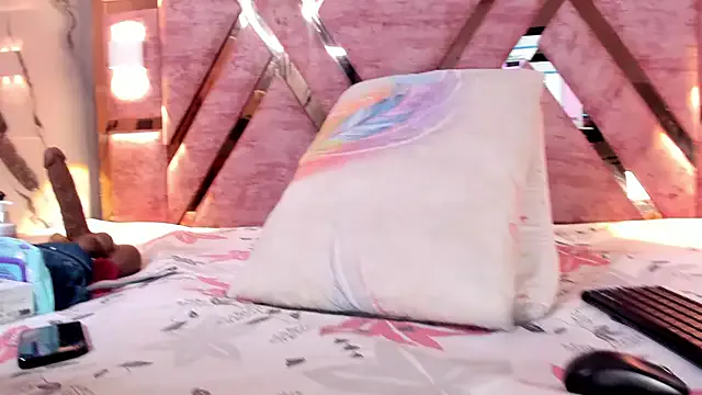 Freechat kandy_bronw on StripChat