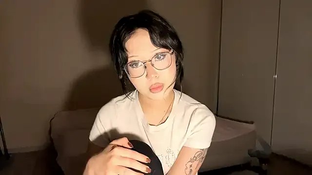 KateGlowee model from sc