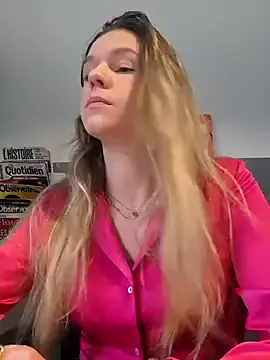 Freechat lucie_mehott on StripChat