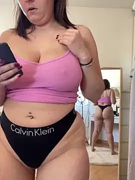 Petite_minette30 on StripChat