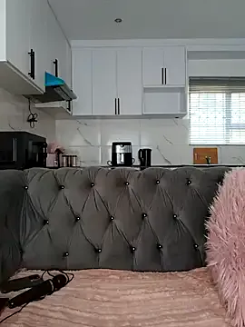 Freechat Yung-Missy on StripChat