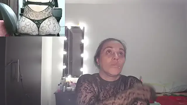 Freechat zoe_hotxxx on StripChat