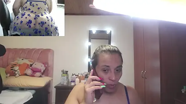 Freechat zoe_hotxxx on StripChat