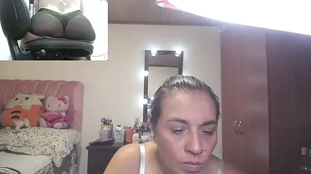 Freechat zoe_hotxxx on StripChat