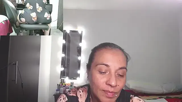 Freechat zoe_hotxxx on StripChat